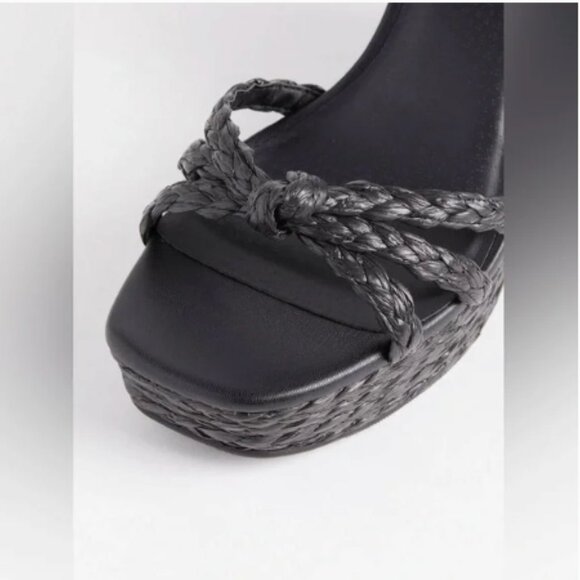 Size 11 - TORRID - WW Black Strappy Raffia Platform Wedge NEW - Picture 2 of 6